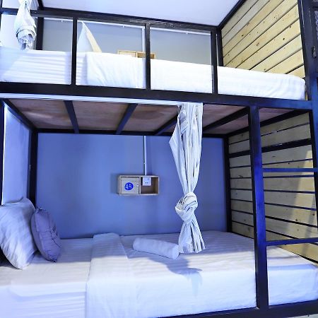 Oops Hostel 시엠리아프 외부 사진